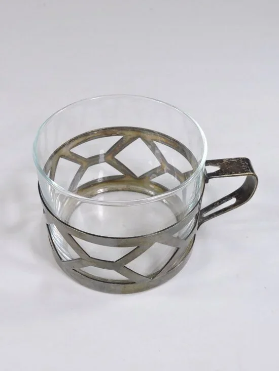 2 Duralex Tempered Glass Cups In Silver Tone Metal Holders - France - Coffee Tea - Picture 3 of 7